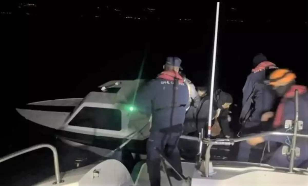 Ayvacık’ta 12 Kaçak Göçmen Yakalandı