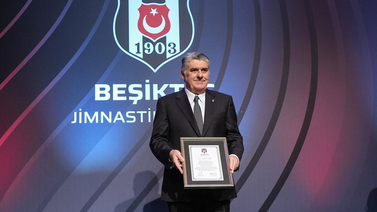 Beşiktaş’ta Başkan Serdal Adalı mazbatasını aldı