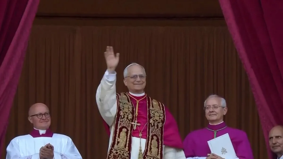 SON DAKİKA | Vatikan’da beyaz duman: Yeni Papa ABD’li Robert Prevost oldu